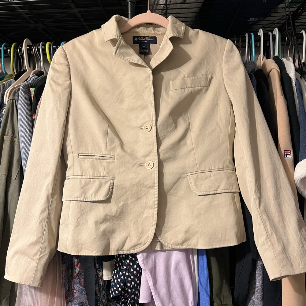Brooks Brothers Women's Cream Blazer with shoulder pads
